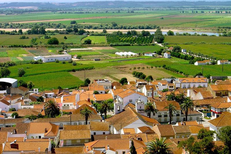 Vista da vila da Chamusca sobre a lezíria do Tejo
